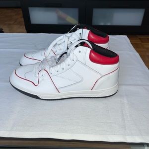 40. LEATHER HIGH TOP SNEAKERS